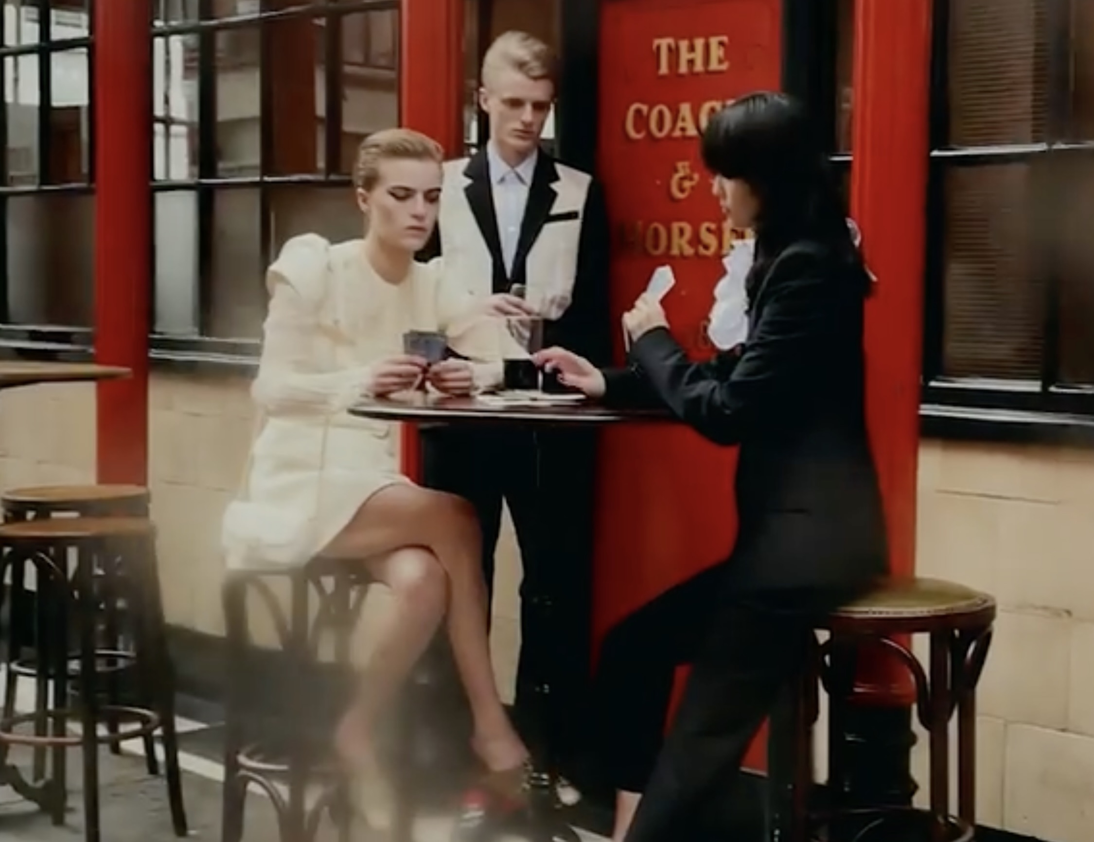 Alexander McQueen Women’s Occasion Edit: The Pinnacle of Statement Elegance and Craftsmanship